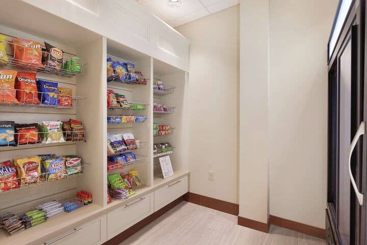 Snack bar